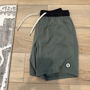 Vuori Men's Kore Lined Short 7.5” (MEDIUM)